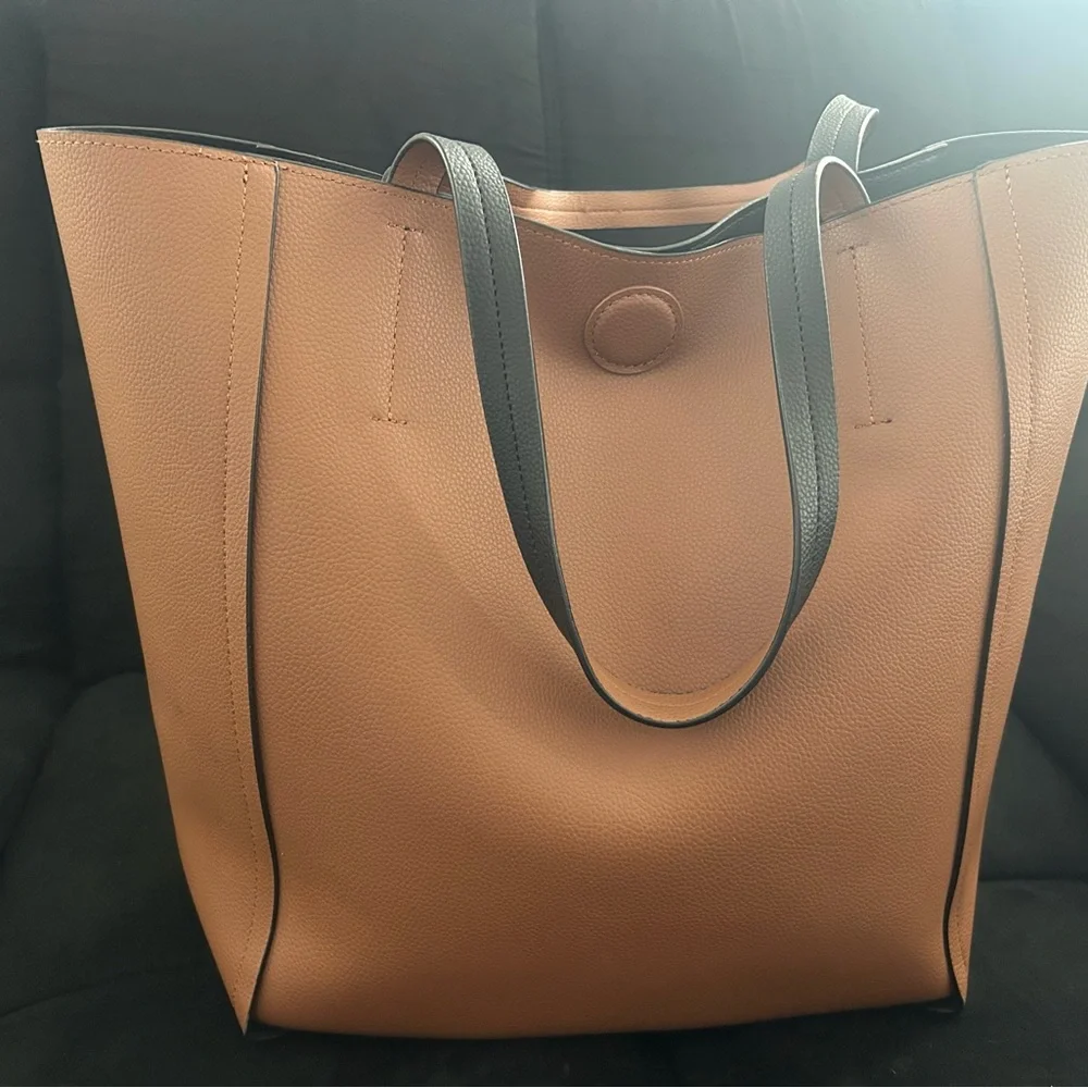 ✅ NWOT Professional Laptop Tote - Magnetic Closure - Tan & Black